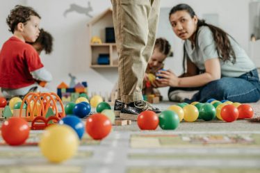 École montessori à Montreuil : une pédagogie alternative pour l’épanouissement de votre enfant